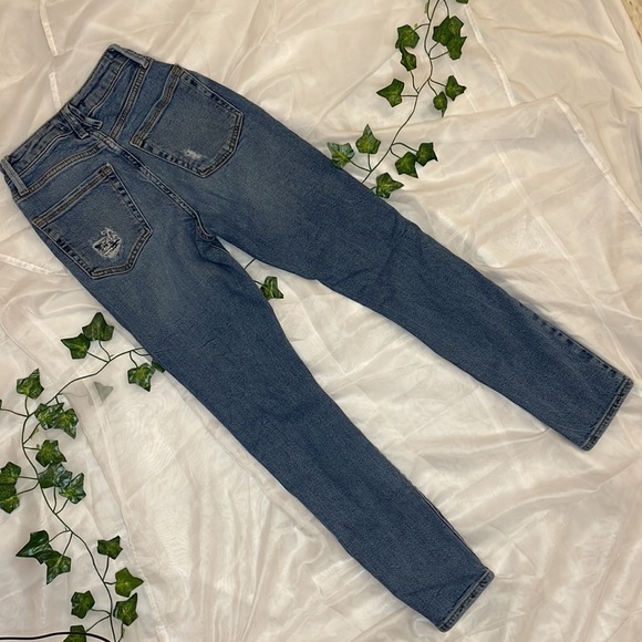 FOREVER 21 • DISTRESSED • SKINNY JEANS • SIZE 24W (SIZE 0) • LIKE NEW CONDITION - Picture 7 of 11